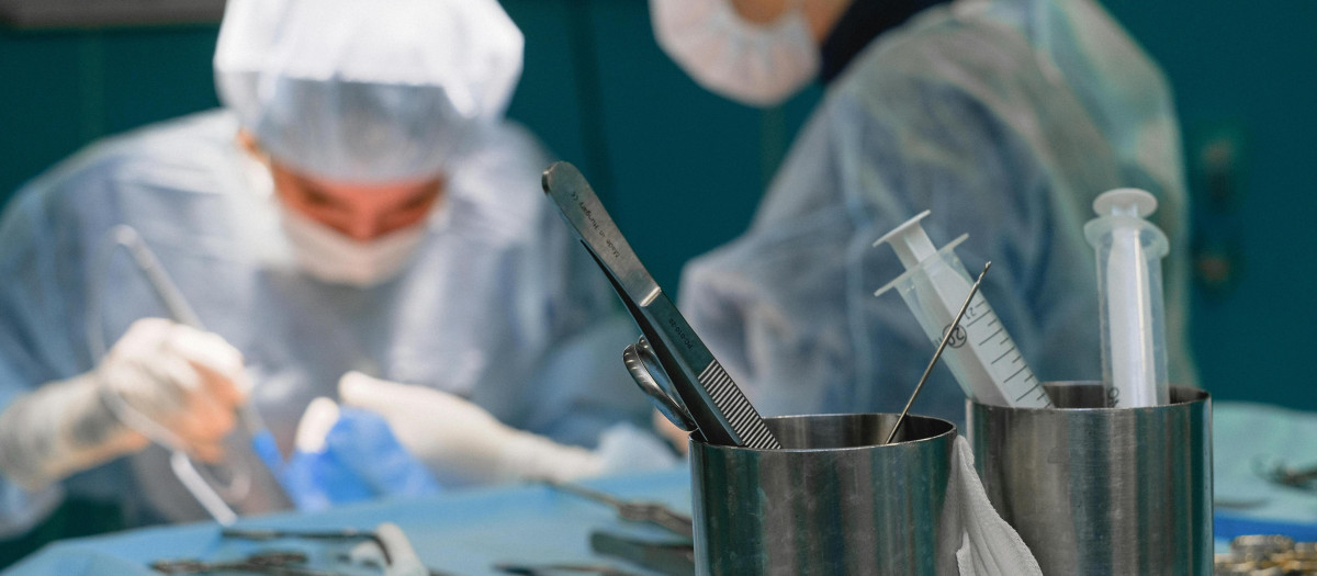 El Hospital Universitario Ruber Juan Bravo incorpora la técnica vNotes en cirugía ginecológica