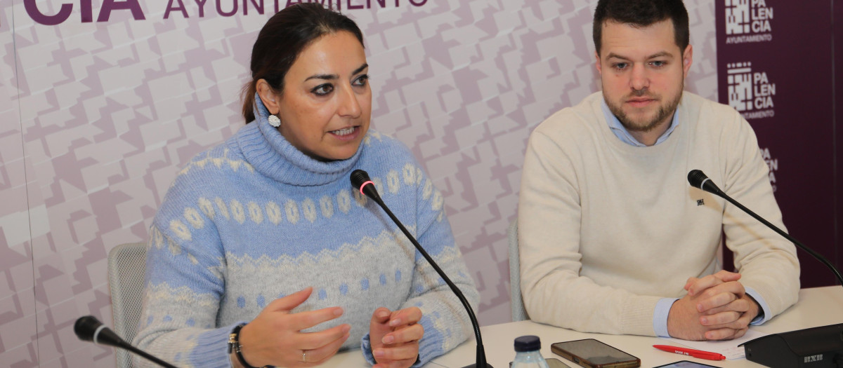 La alcaldesa de Palencia, Miriam Andrés; y el concejal del área de Urbanismo, Agenda Urbana, Medio Ambiente, Obras y Movilidad, Álvaro Bilbao