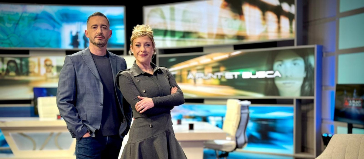 Juan Nieto y Mireia Llinares presentan cada miércoles 'A Punt et busca', el programa de desapariciones referente en la Comunidad Valenciana