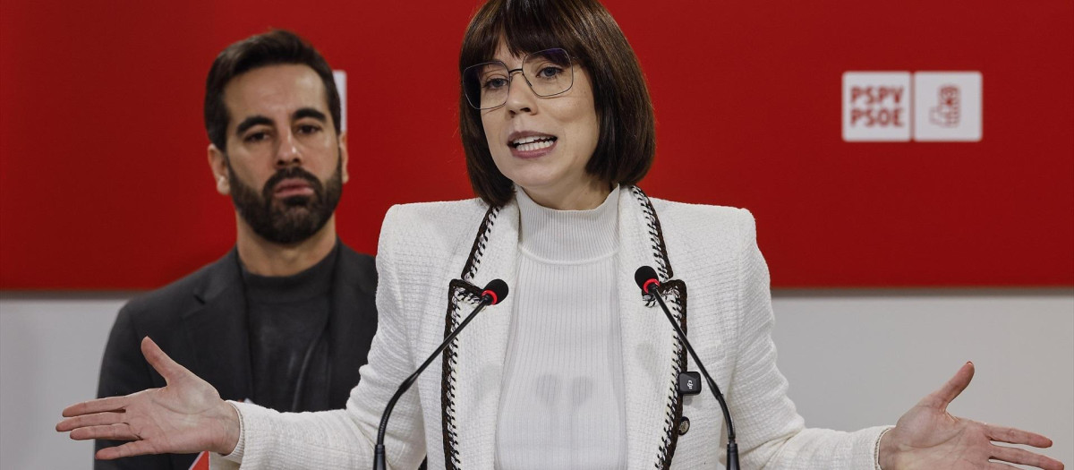 Imagen tomada este lunes de Diana Morant, con José Muñoz detrás, en la sede del PSPV-PSOE