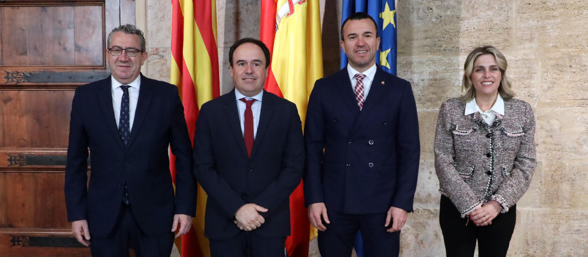 Pérez Llorca junto a los presidentes de las diputaciones provinciales