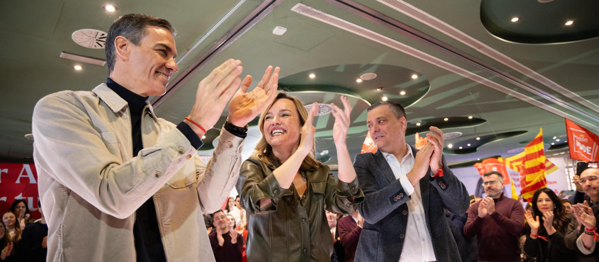 Pedro Sánchez y Pilar Alegría, el pasado domingo en un mitin en Huesca