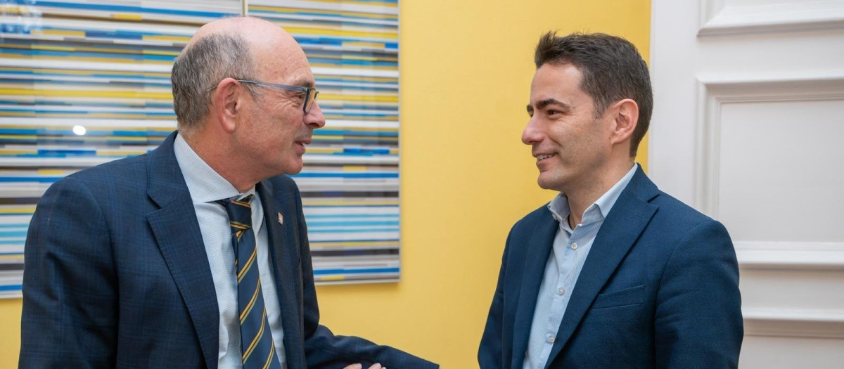 El rector de la UIMP, Ángel Pelayo, y el delegado del Gobierno en Cantabria, Pedro Casares