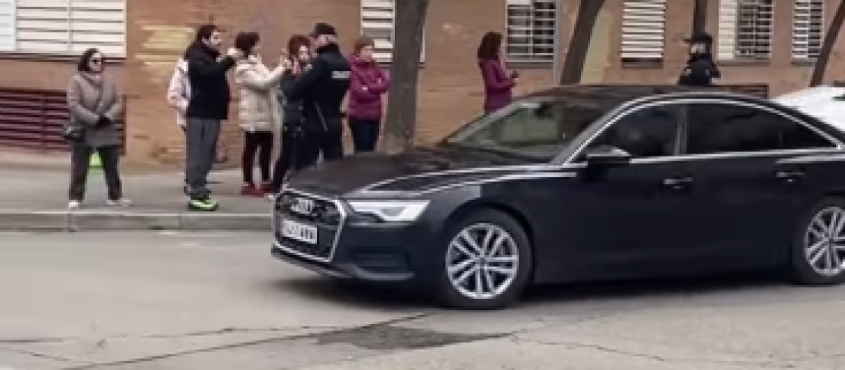 Pedro Sánchez a bordo del Audi A8 de presidencia