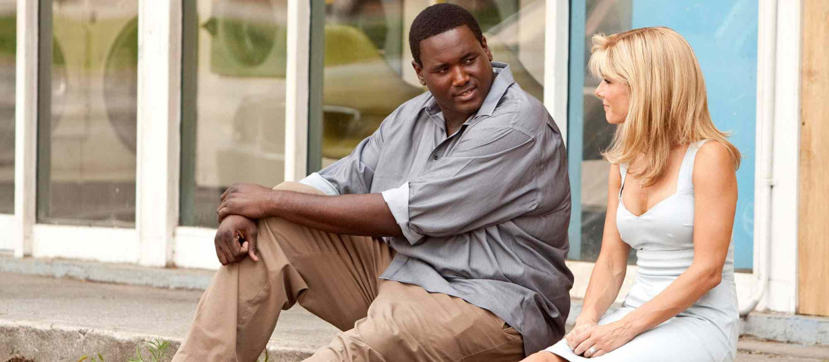 Quinton Aaron y Sandra Bullock en una escena de la película The Blind Side