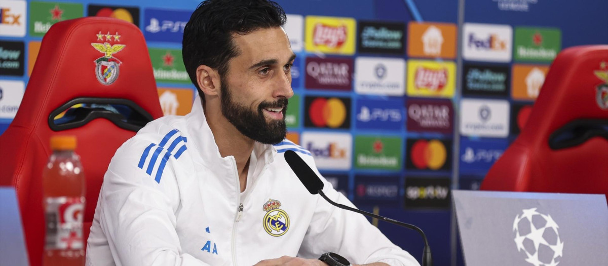 Álvaro Arbeloa no escatimó en elogios hacia el que será su rival en el banquillo contrario