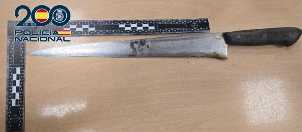 Imagen del cuchillo incautado en Granada

REMITIDA / HANDOUT por POLICÍA NACIONAL
Fotografía remitida a medios de comunicación exclusivamente para ilustrar la noticia a la que hace referencia la imagen, y citando la procedencia de la imagen en la firma
28/1/2026