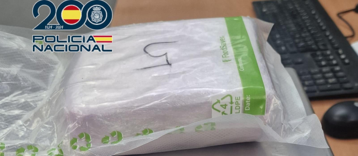 Imagen del medio kilo de cocaína incautado por la Policía Nacional