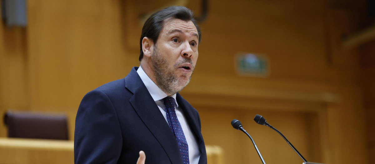 El ministro de Transportes, Óscar Puente, este jueves en el Senado
