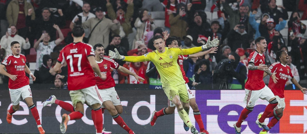 Anatoliy Trubin of SL Benfica celebrates a goal during the UEFA Champions League 2025/26 League Phase MD8 match between SL Benfica and Real Madrid C.F. at Estadio do Sport Lisboa e Benfica on January 28, 2026 in Lisbon, Portugal.

Irina R. Hipolito / AFP7 / Europa Press
28/1/2026 ONLY FOR USE IN SPAIN