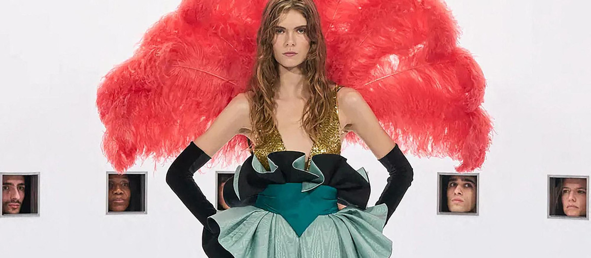 A model presents a creation by Alessandro Michele for Valentino during the Haute Couture Week Spring/Summer 2026 in Paris, France, on Jan. 28, 2026. (MeetEurope/Handout via Xinhua/ABACAPRESS.COM