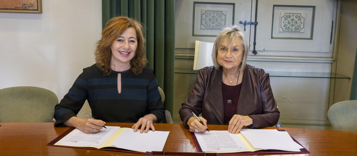 La presidenta del Congreso, Francina Armengol, y la del IEC, Teresa Cabré

REMITIDA / HANDOUT por EDU BAYER/IEC
Fotografía remitida a medios de comunicación exclusivamente para ilustrar la noticia a la que hace referencia la imagen, y citando la procedencia de la imagen en la firma
29/1/2026