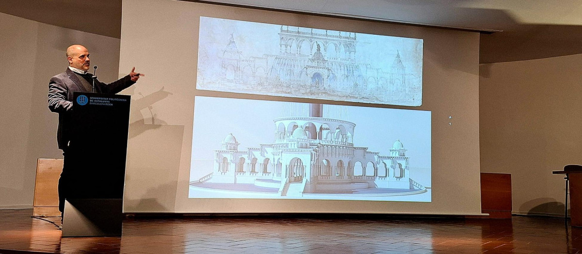 Galdric Santana muestra el dibujo de Gaudí y la reconstrucción en 3D