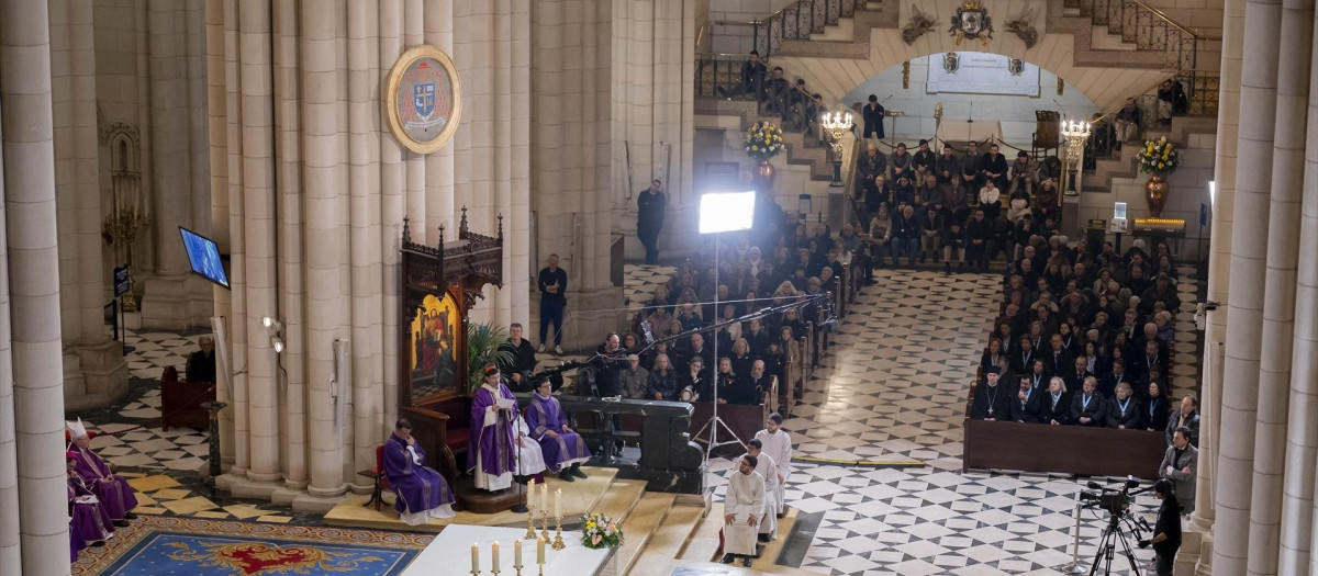 Misa funeral en memoria de las víctimas del accidente ferroviario de Adamuz en La Almudena