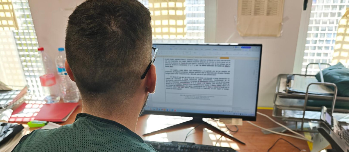 Imagen de archivo de un agente investigador

REMITIDA / HANDOUT por OPC
Fotografía remitida a medios de comunicación exclusivamente para ilustrar la noticia a la que hace referencia la imagen, y citando la procedencia de la imagen en la firma
30/1/2026