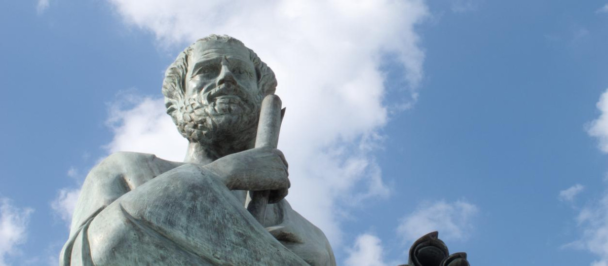 Estatua de Aristóteles