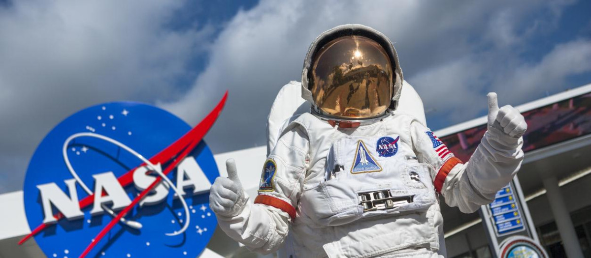 Traje de astronauta en Cabo Cañaveral Florida Estados Unidos