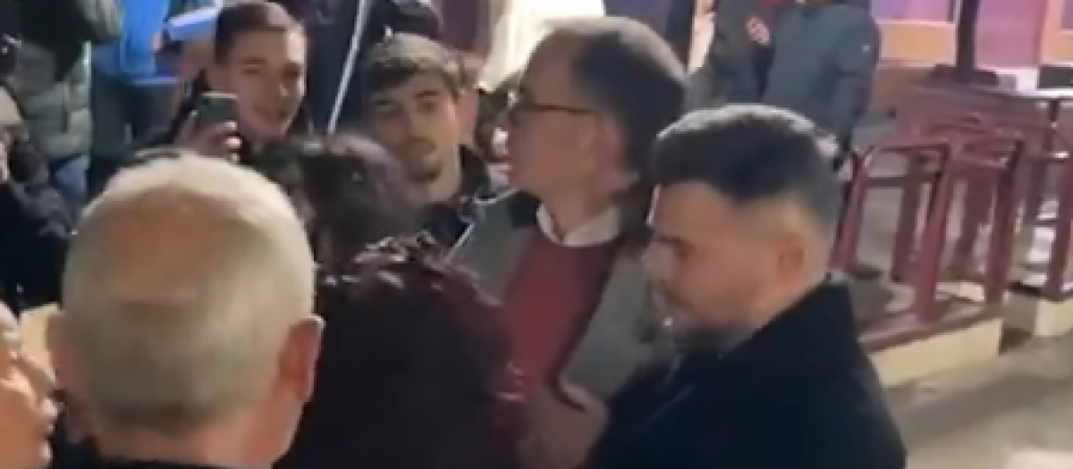 Imagen de Gabriel Rufián increpado en Valencia