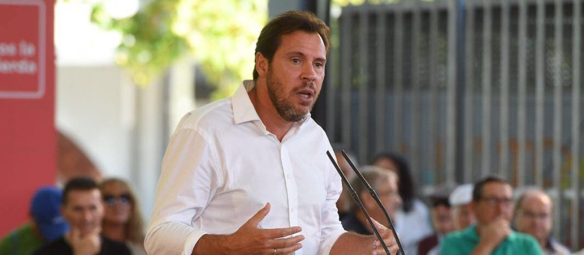 Óscar Puente en una imagen de archivo en un mitin en el año 2028