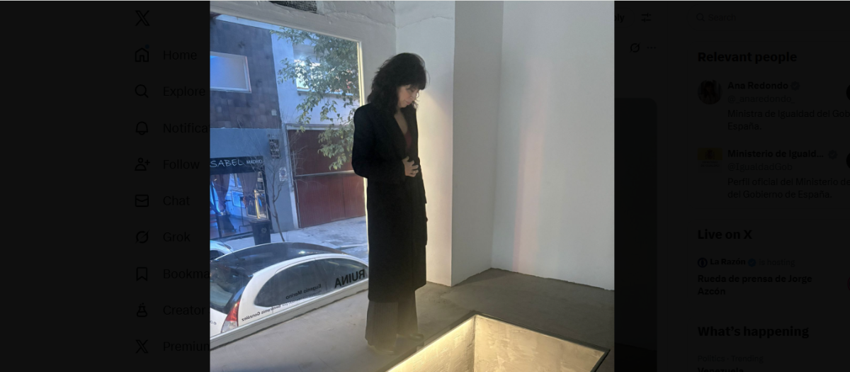 La ministra de Igualdad, Ana Redondo, en la exposición ‘Pluma Roja: de García Lorca a Pedro Zerolo’