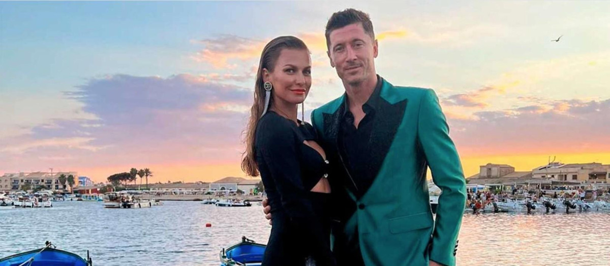 Robert Lewandowski y su mujer, en una imagen de archivo