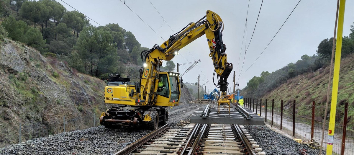Obras de reparación de las vías en Adamuz.