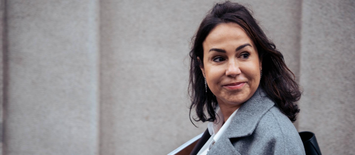 La expresidenta de ADIF, Isabel Pardo de Vera, a su llegada a declarar al Tribunal Supremo por el ‘caso Koldo’, a 5 de marzo de 2025