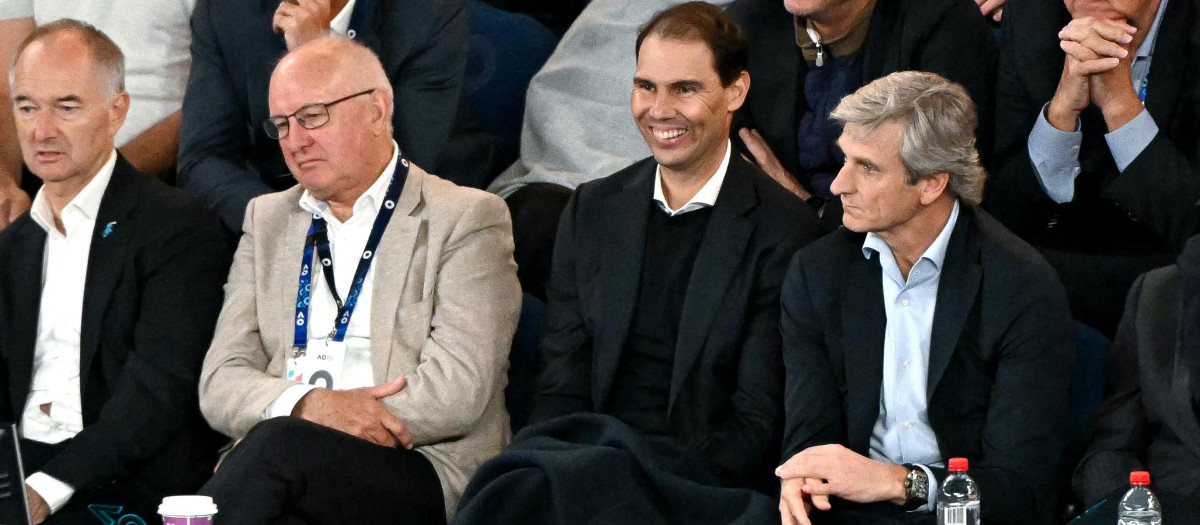 Rafa Nadal, en el palco de la Rod Laver Arena viendo la final entre Alcaraz y Djokovic
