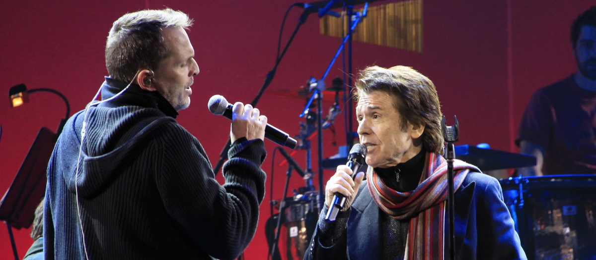 RAPHAEL Y MIGUEL BOSE DURANTE CONCIERTO EN MADRID
02/12/2008
MADRID , ESPA¿ëA