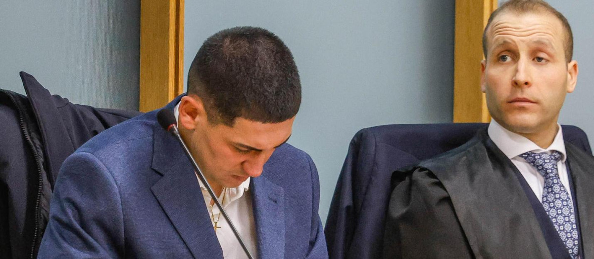 José Luis Novoa, acusado de matar a Sergio Delgado por ser de Valladolid, junto a su abogado