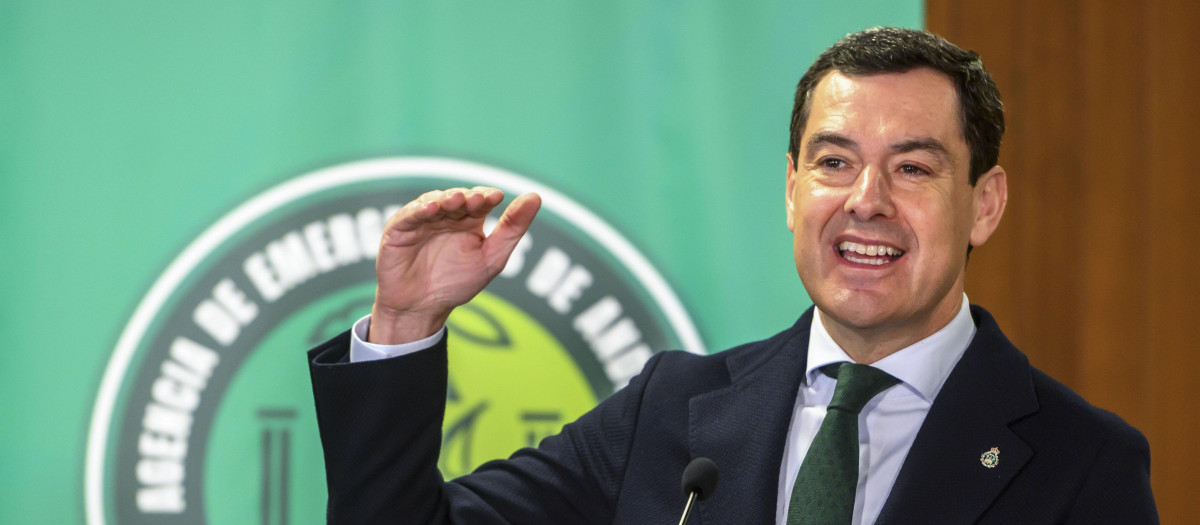 Juanma Moreno en la reunión del Comité Asesor del Plan Territorial de Emergencias de Andalucía