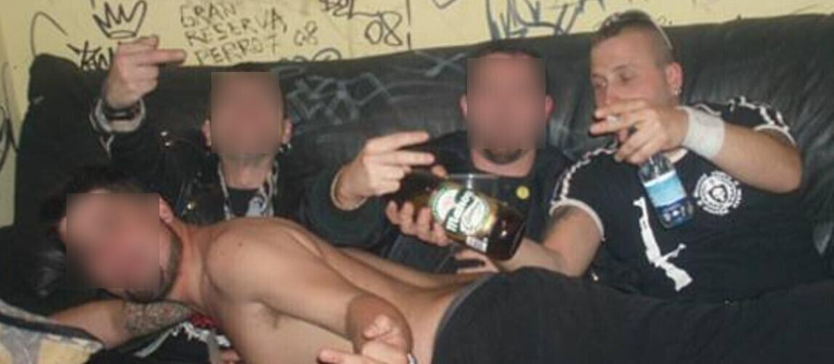 A la derecha, Guillermo de la Fuente, abogado de José Luis Novoa, que mató a Sergio Delgado en Burgos por ser de Valladolid