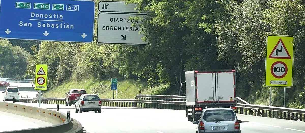 El nuevo límite en muchas autopistas es de 100 kilómetros a la hora