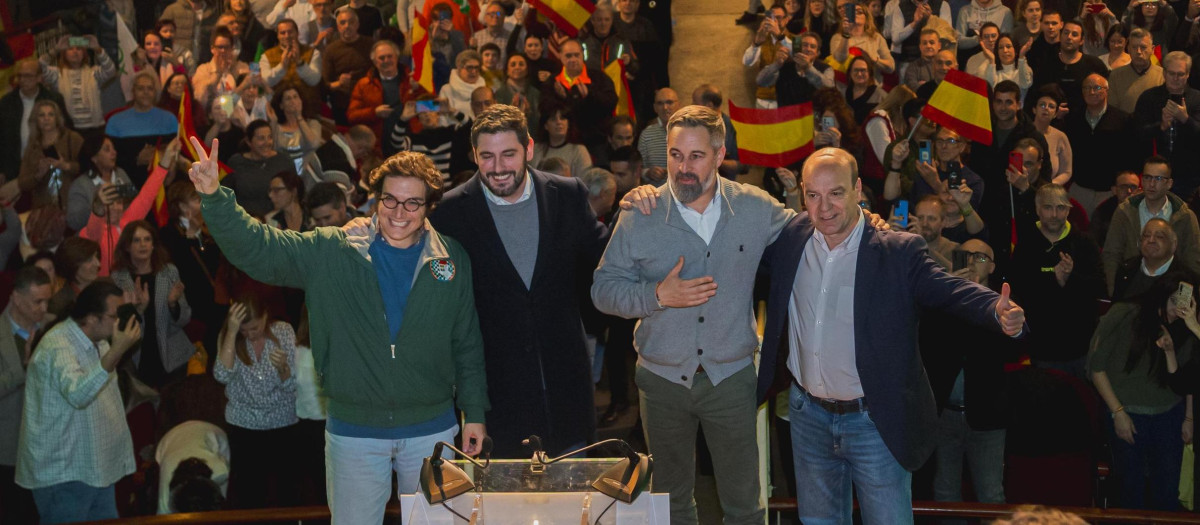 Santiago Abascal, junto a Alejandro Nolasco, Santiago Morón y José María Figaredo, en Tarazona
