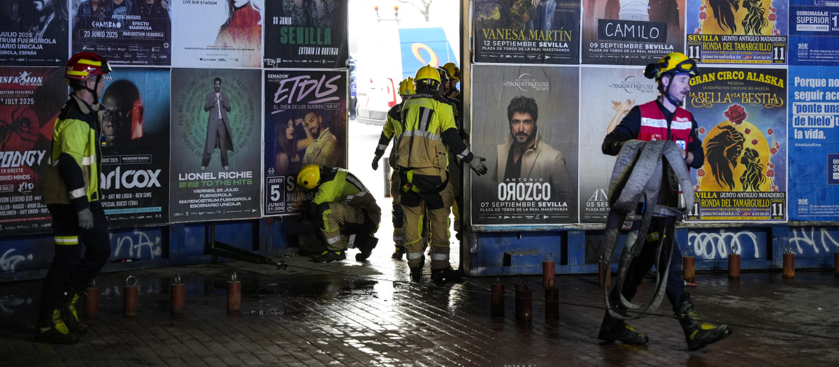 Cierre de las compuertas del Muro de Defensa de Triana, en marzo de 2025 (archivo)


Imágenes del cierre de la compuerta de la Vega del Rey, en el barrio de Triana, por la posible desbordamiento del Río Guadalquivir, a 18 de marzo de 2025 en Sevilla (Andalucía, España). El alcalde de Sevilla, José Luis Sanz, ha estado presente en el cierre de la compuerta De la Vega del Rey.

Joaquín Corchero / Europa Press
18/3/2025