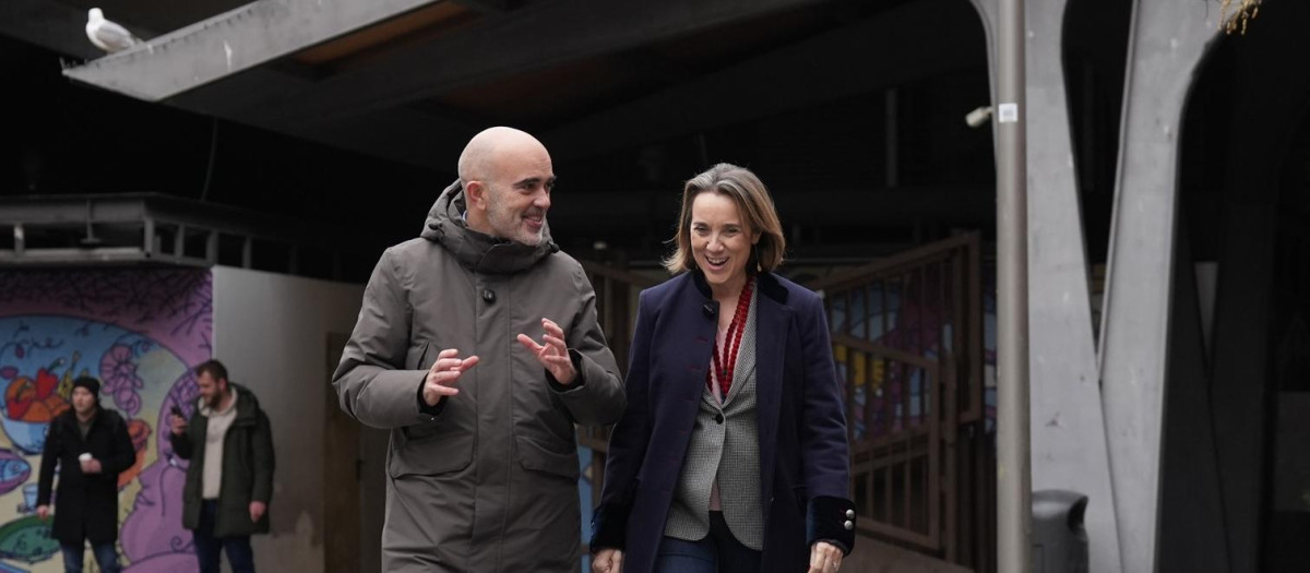 El líder municipal del PP en Barcelona, Daniel Sirera, y la vicesecretaria de Regeneración, Cuca Gamarra, este jueves