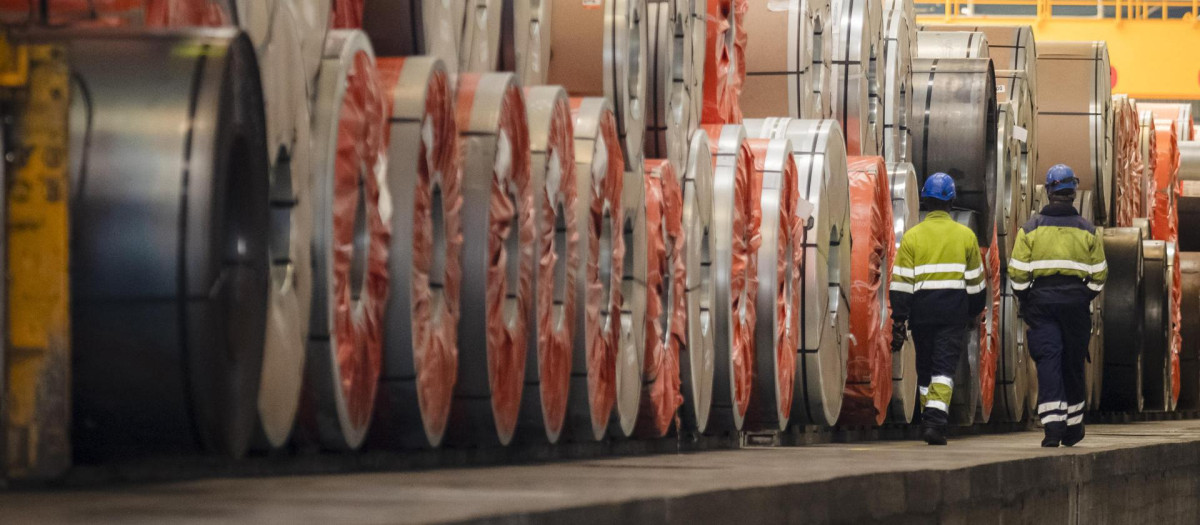 Los cortes ferroviarios mantienen bloqueadas 24.000 toneladas de acero en Portbou (Girona)