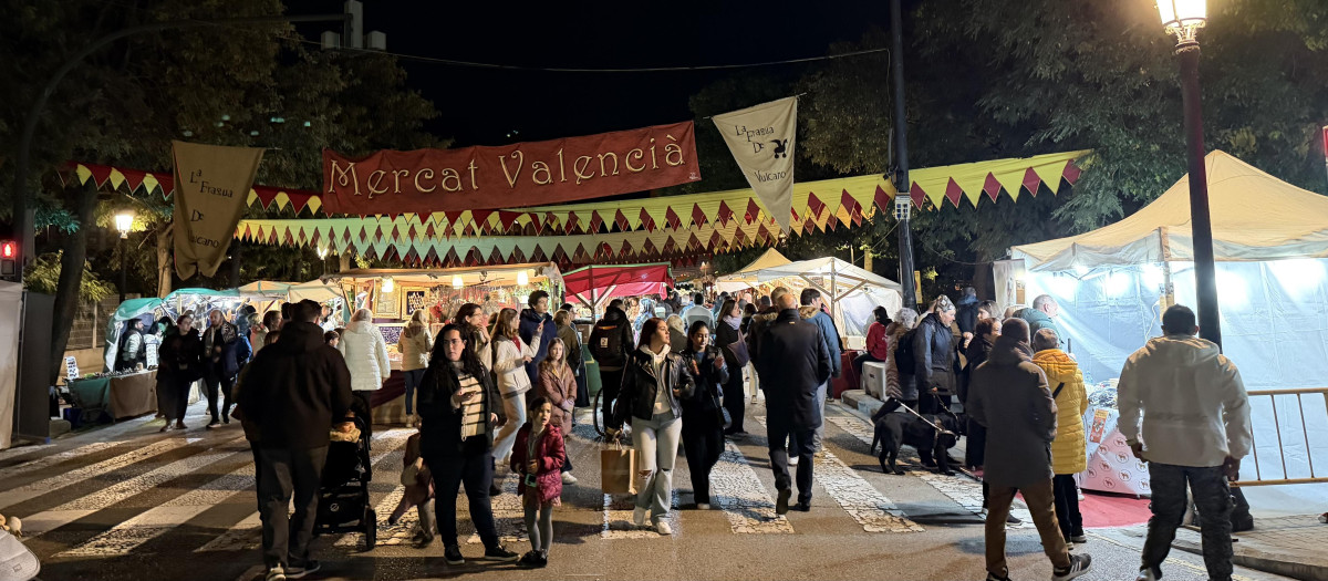 Imagen de archivo de un mercado medieval en la ciudad de Valencia.