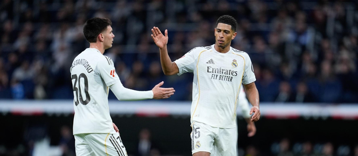 (Foto de ARCHIVO)
Jude Bellingham of Real Madrid CF greets Franco Mastantuono of Real Madrid CF during the Spanish League, LaLiga EA Sports, football match played between Real Madrid and Levante UD at Bernabeu stadium on January 17, 2026, in Madrid, Spain.

Dennis Agyeman / AFP7 / Europa Press
17/1/2026 ONLY FOR USE IN SPAIN