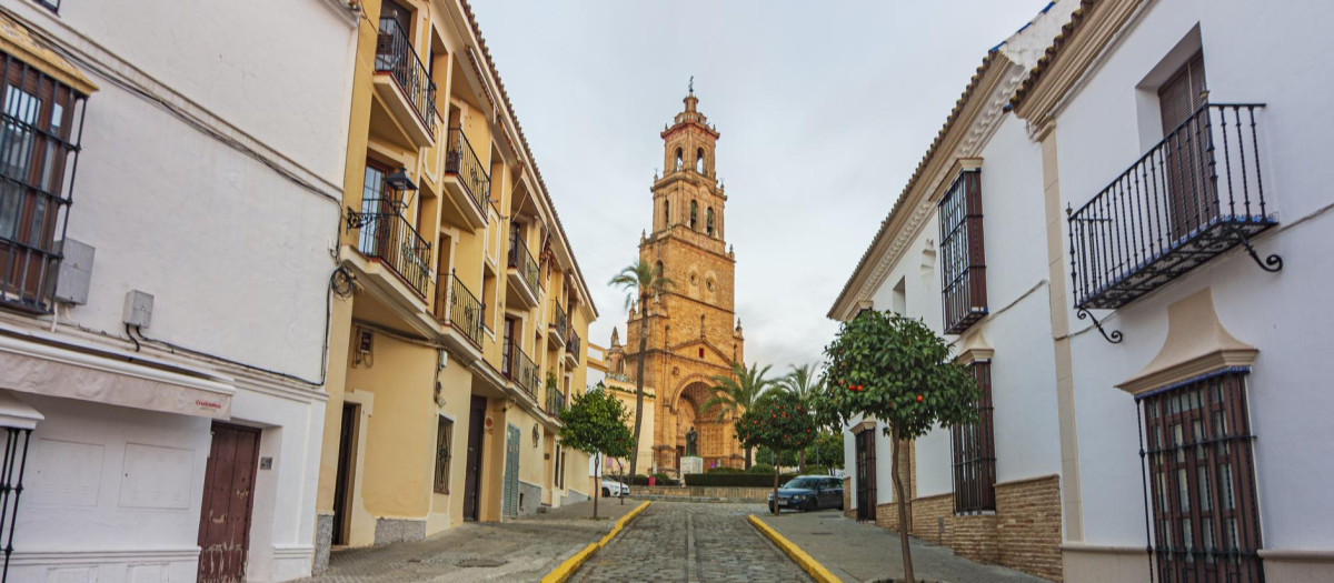 Subida a la iglesia de Santa María de la Mesa, en Utrera (Sevilla)