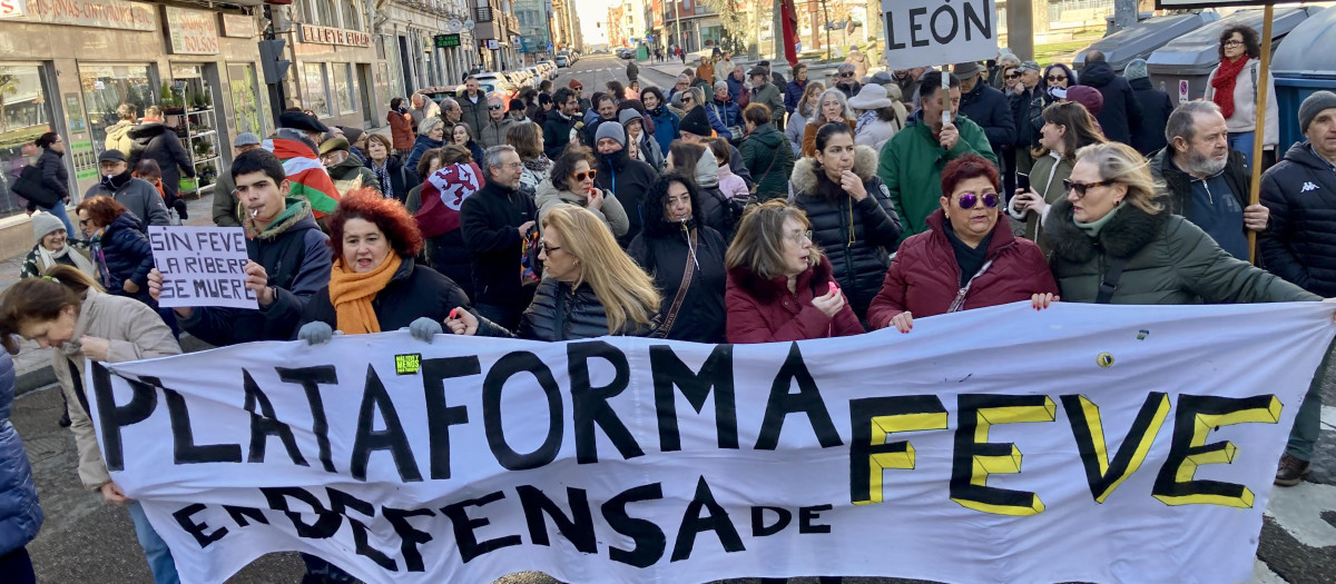 Corte reivindicativo sobre el trazado de Feve en León