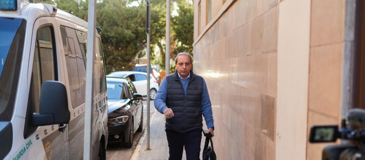 Imagen de la llegada de Alberto Javier Martín Moratilla, ex director de Emergencias, al Juzgado de Catarroja para delcarar en la causa de la dana.