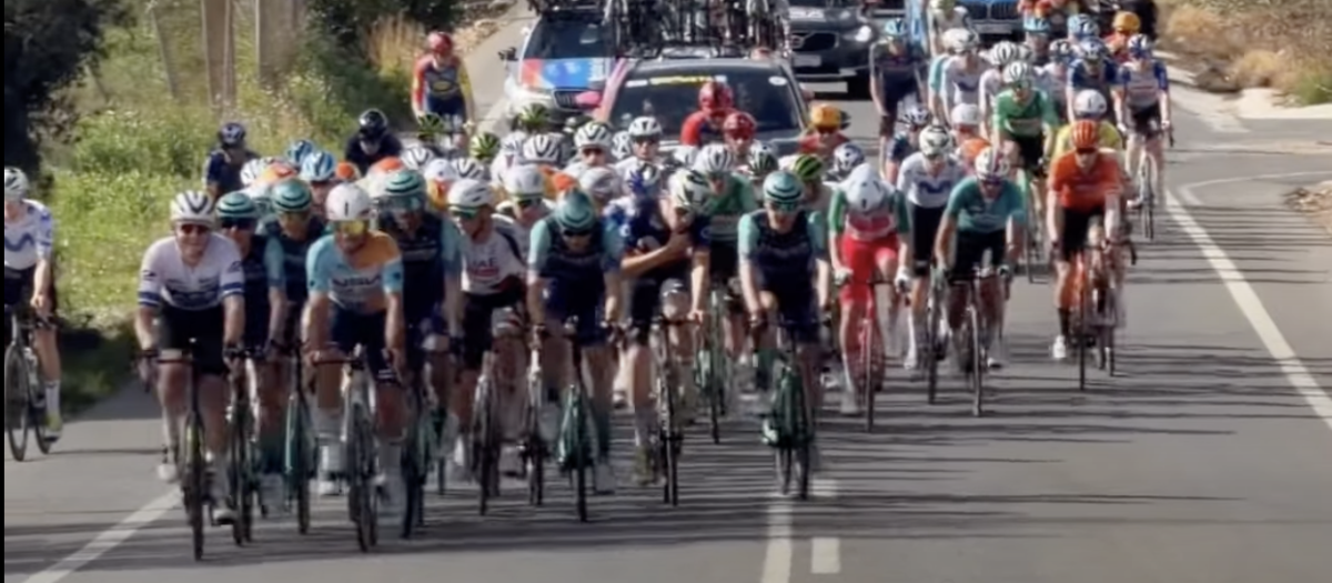 Imagen de una etapa de la Vuelta ciclista a la Comunidad Valenciana 2026.