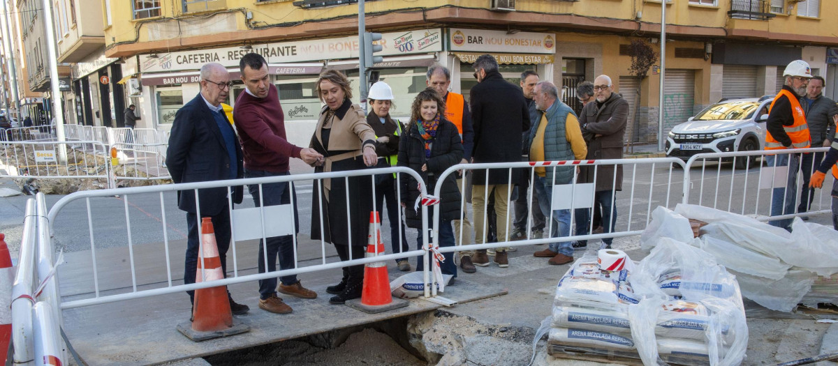 Vicent Mompó visita las obras del alcanterillado de Benetússer
