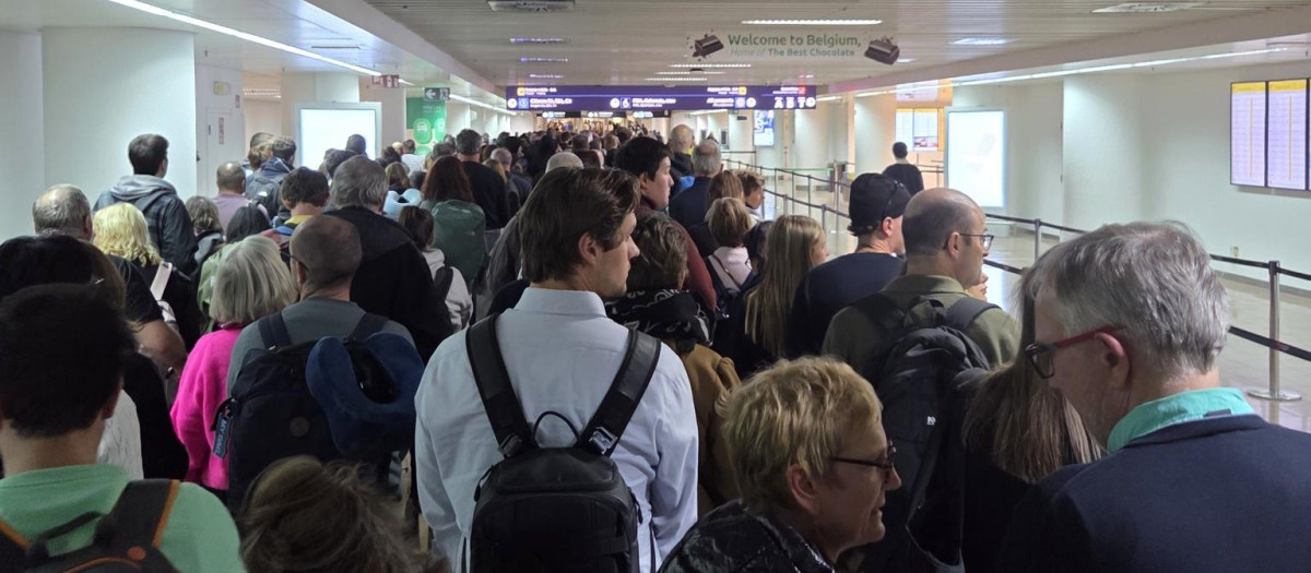 Largas colas en el aeropuerto de Zaventem, en Bruselas