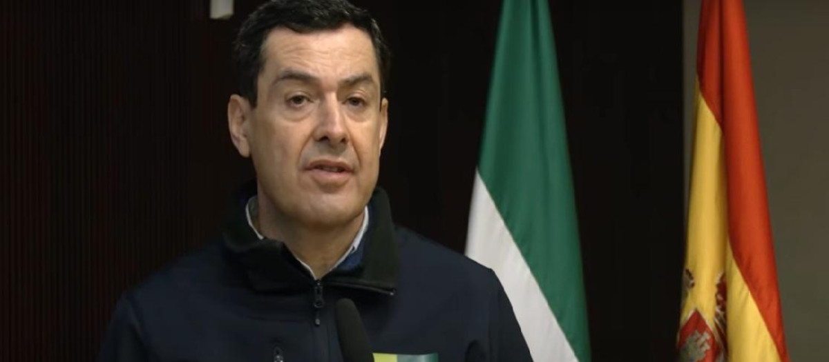 Juanma Moreno comparece ante los medios tras su visita en Córdoba
