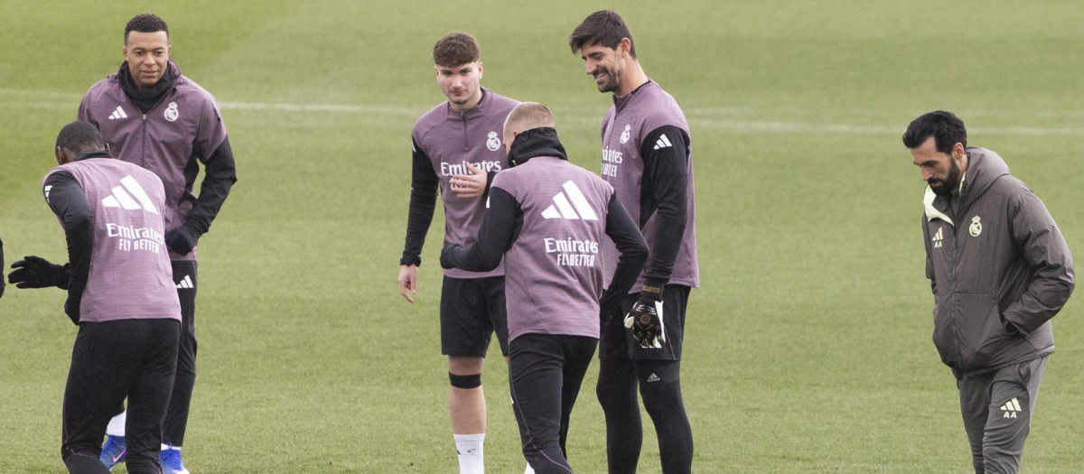 Álvaro Arbeloa, durante un entrenamiento del Real Madrid