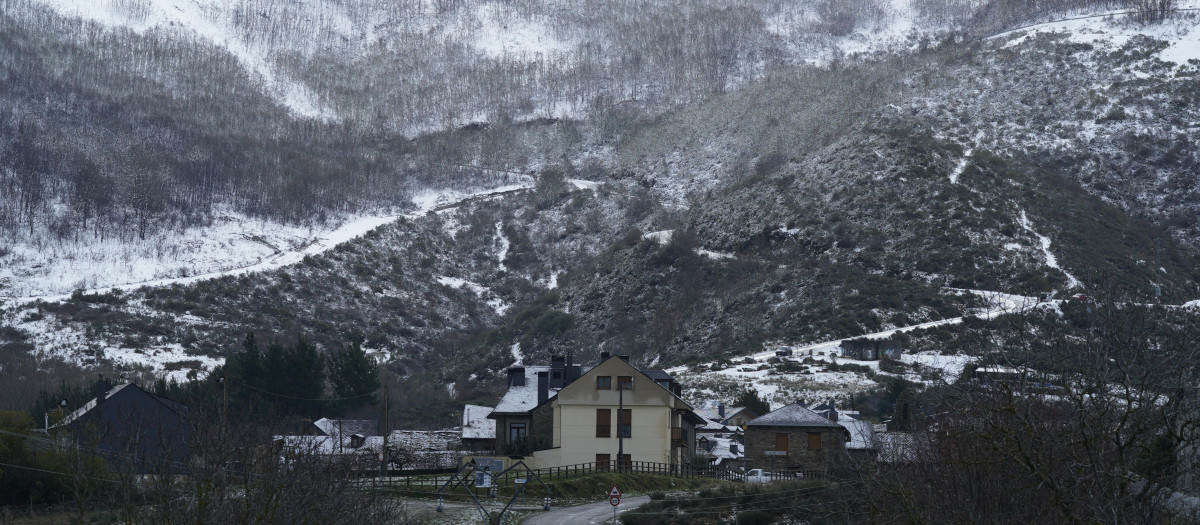 Nieve en la localidad de San Cristóbal de Valdueza (León)