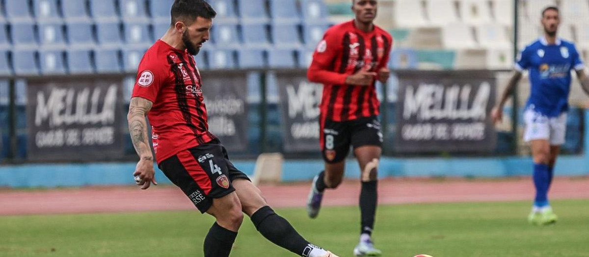 Un jugador del Salerm en el partido de Melilla