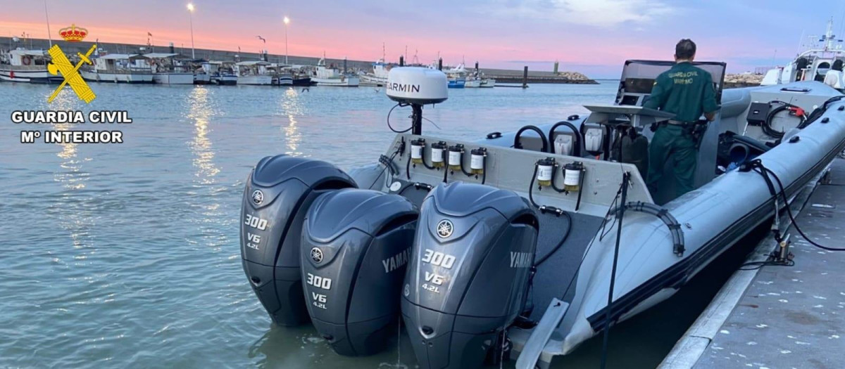 (Foto de ARCHIVO)
Narcolancha interceptada en Chipiona.